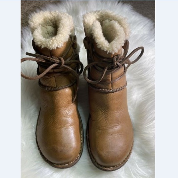 ugg women's caspia ankle boots